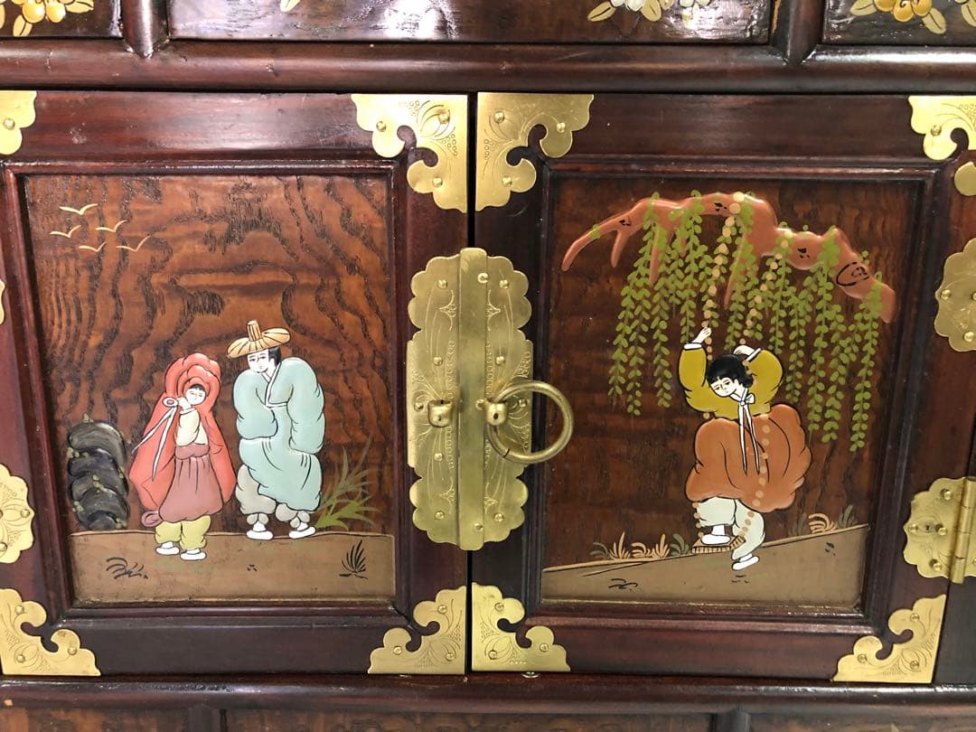 も*ん様 業者買取品！李朝家具 魚型錠前 手描き人物図