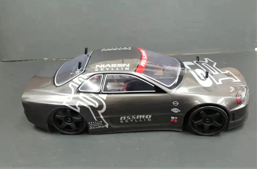 電池2個付き　1/10ドリフトラジコンカー　GTRガンメタリック　ターボ機能付