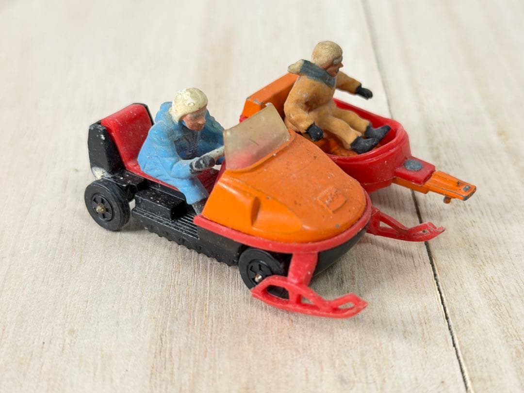 スノーモービル＆トレーラー 2506 ツインパック VNM 1/64