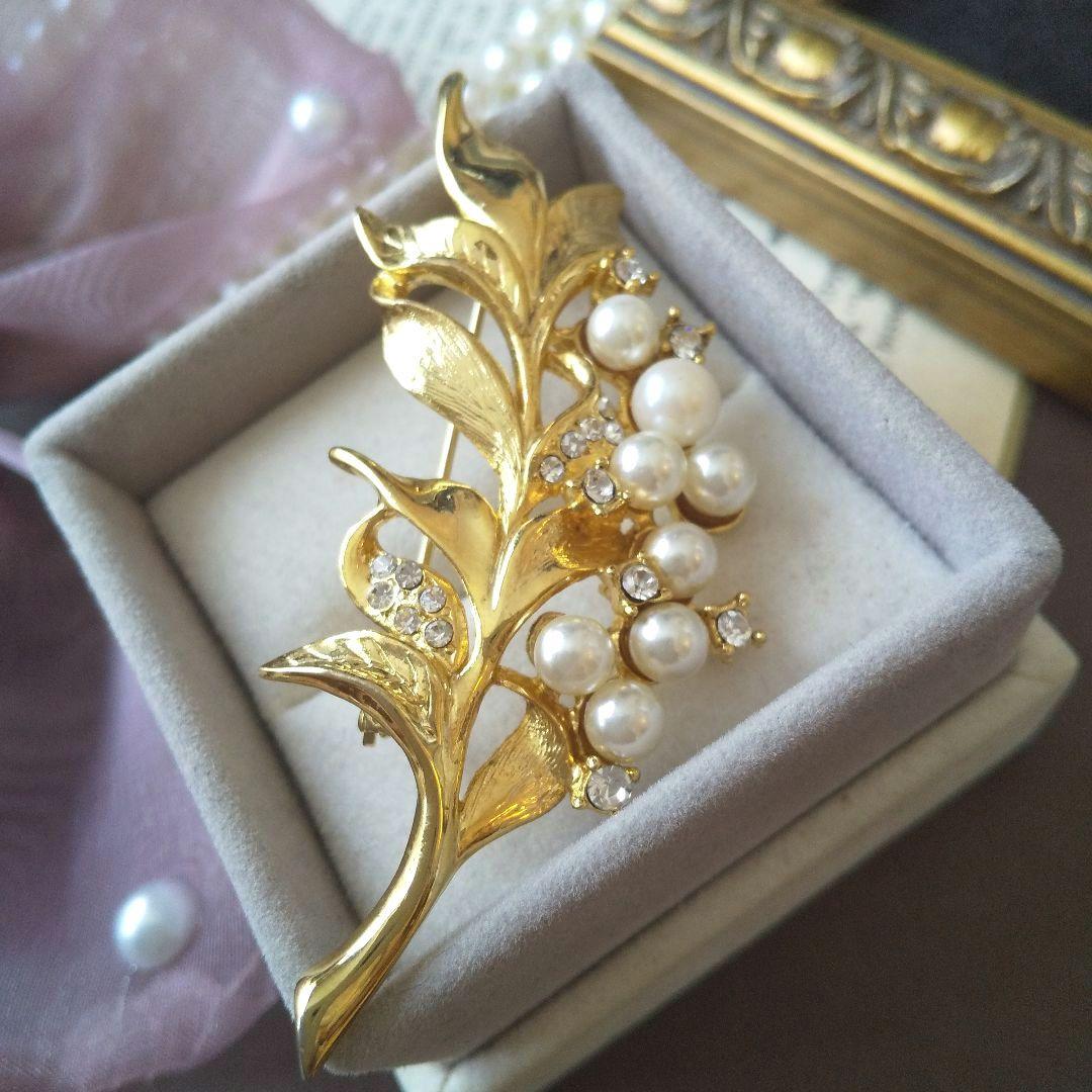 真珠 葉っぱ パールリーフブローチ ボタニカル 冠婚葬祭 結婚式 入学式