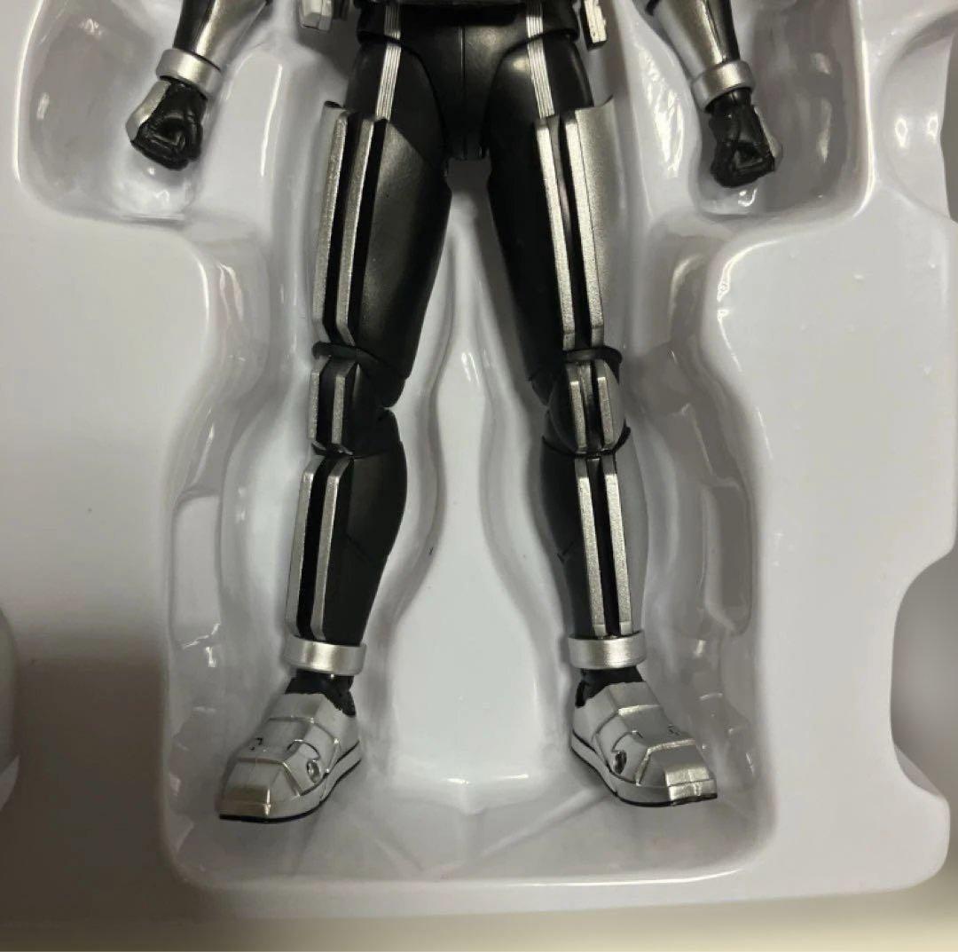 S.H.Figuarts 真骨彫 仮面ライダーディケイド コンプリートフォーム