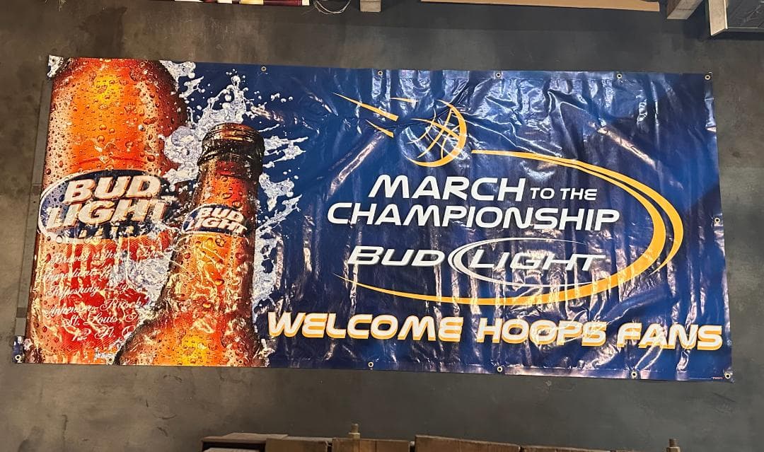 非売品・激レア】Bud Light（バド・ライト）大型バナー - メルカリ