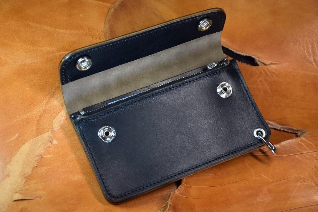 ホースバット MARYAM社　トラッカーウォレット　ミドルサイズ　黒　茶芯