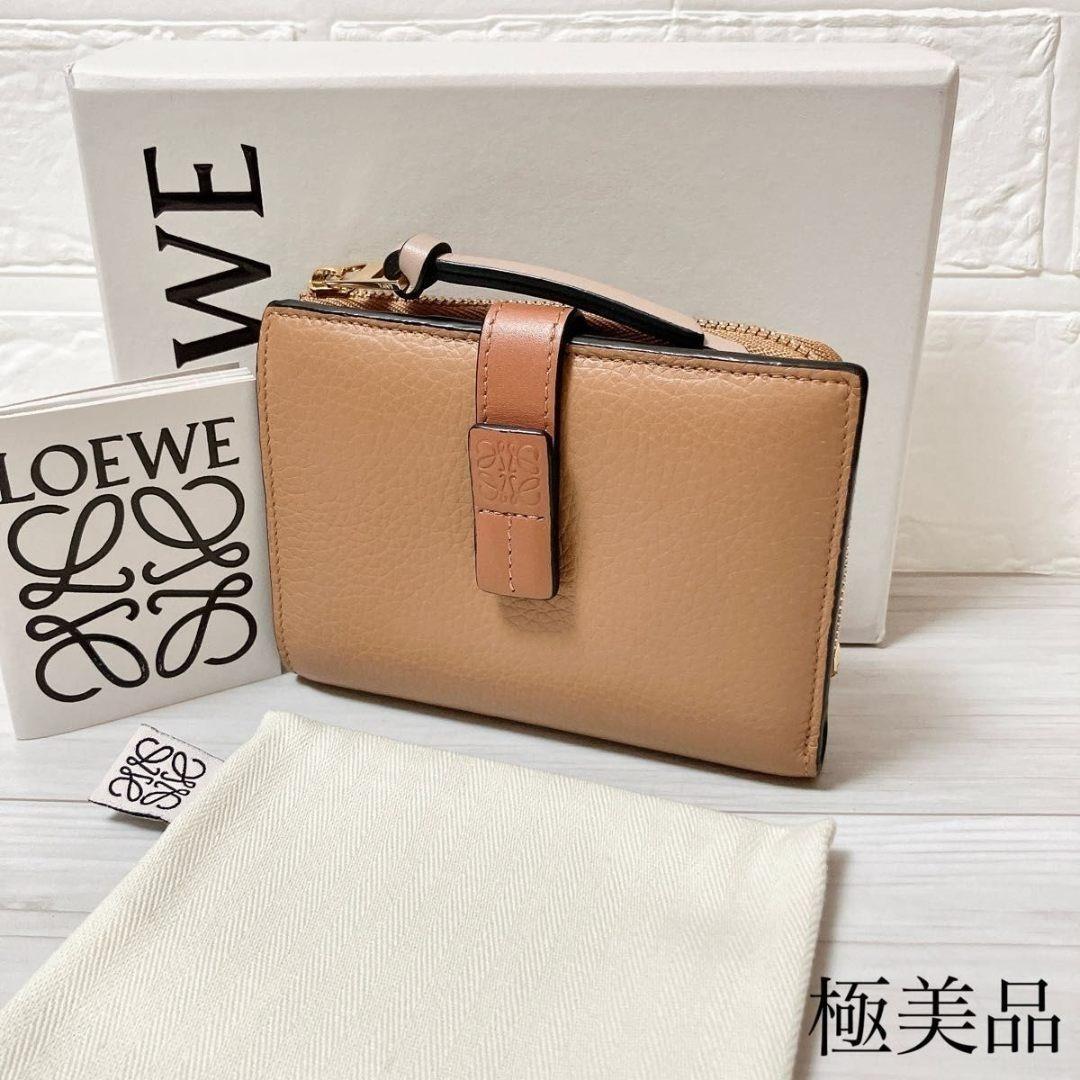 極美品 ロエベ LOEWE レザー アナグラム 二つ折り 折り財布 MB42
