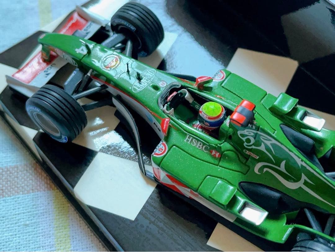 ミニチャンプス 1/43 ジャガー・R5・コスワース マーク・ウェバー 2004
