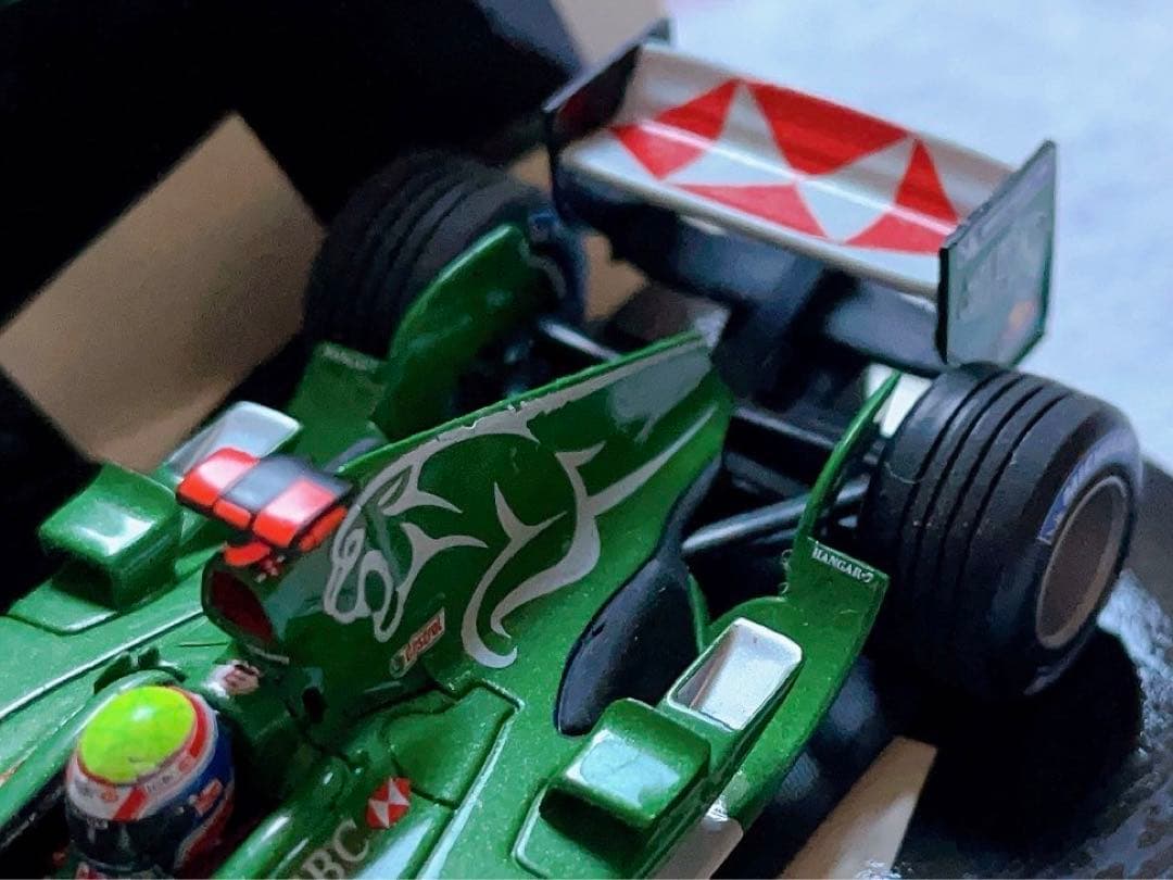 ミニチャンプス 1/43 ジャガー・R5・コスワース マーク・ウェバー 2004