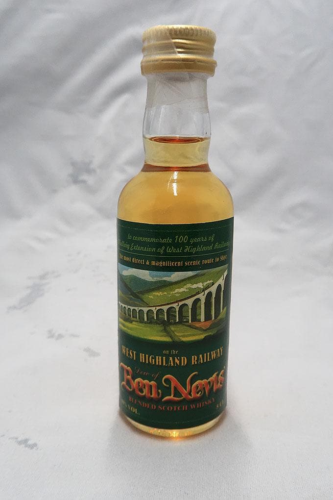 ベンネヴィス ブレンデッドウィスキー ミニチュアボトル2種・ポストカード