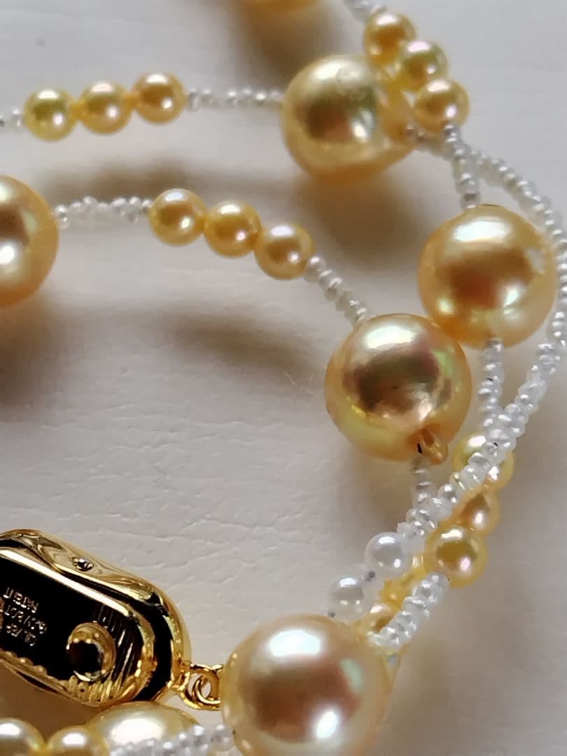 アコヤ真珠、あこやベビーパール ゴールド(染)と、あこや砂芥子パール