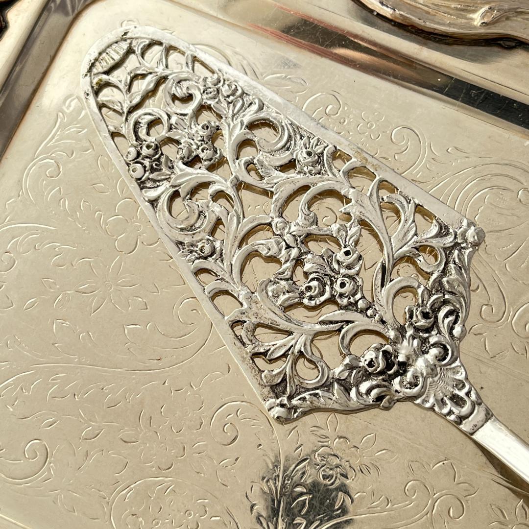 【ドイツ】 ローズと透かしのケーキサーバー【純銀】ヒルデスハイムローズ 20cm