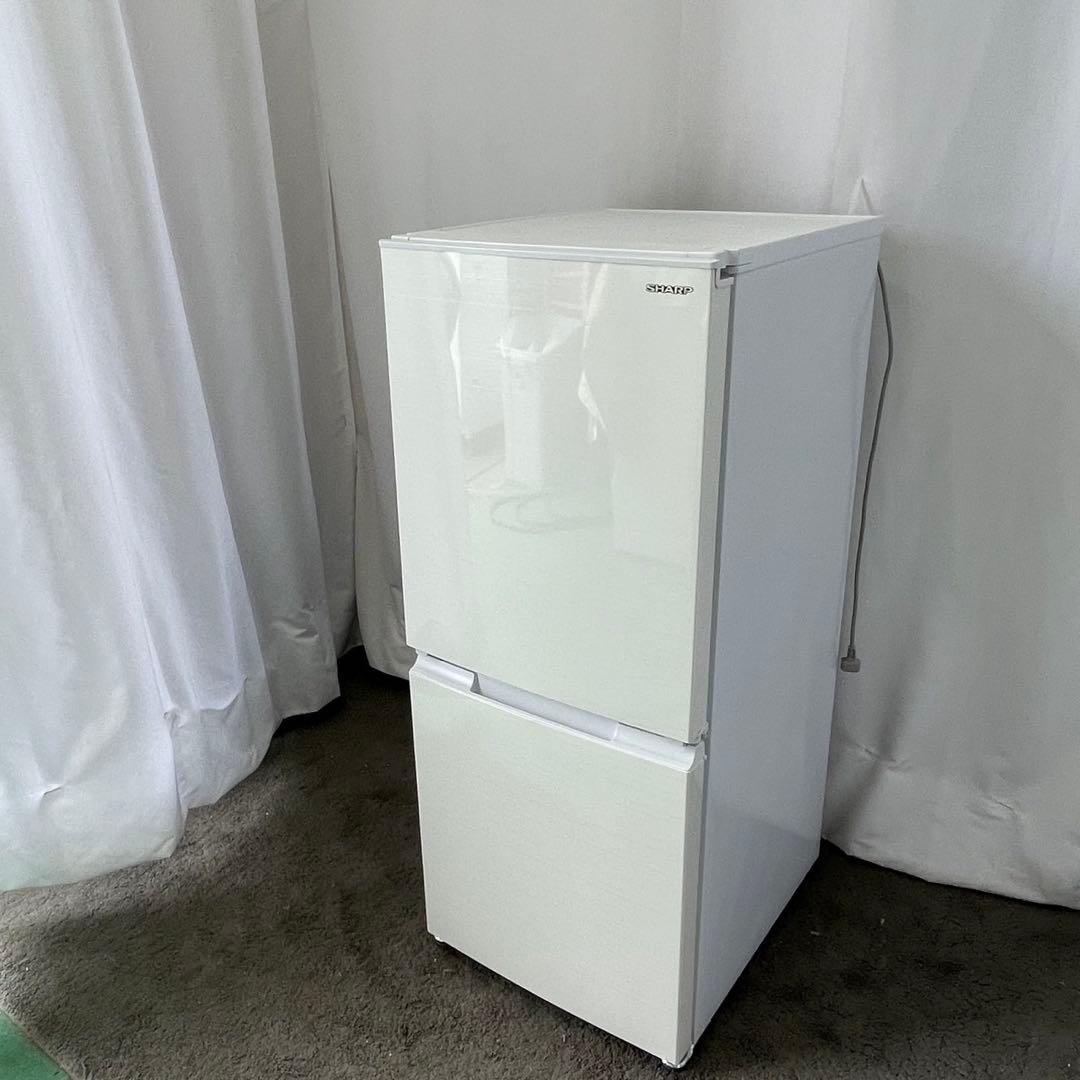 K★497 　シャープ　冷蔵庫　21年製　つけかえドア　152ℓ 　中古