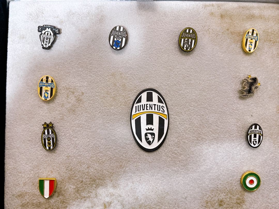 アート】ユベントス創立100周年記念ピンバッチ ユベントス ピンバッジ