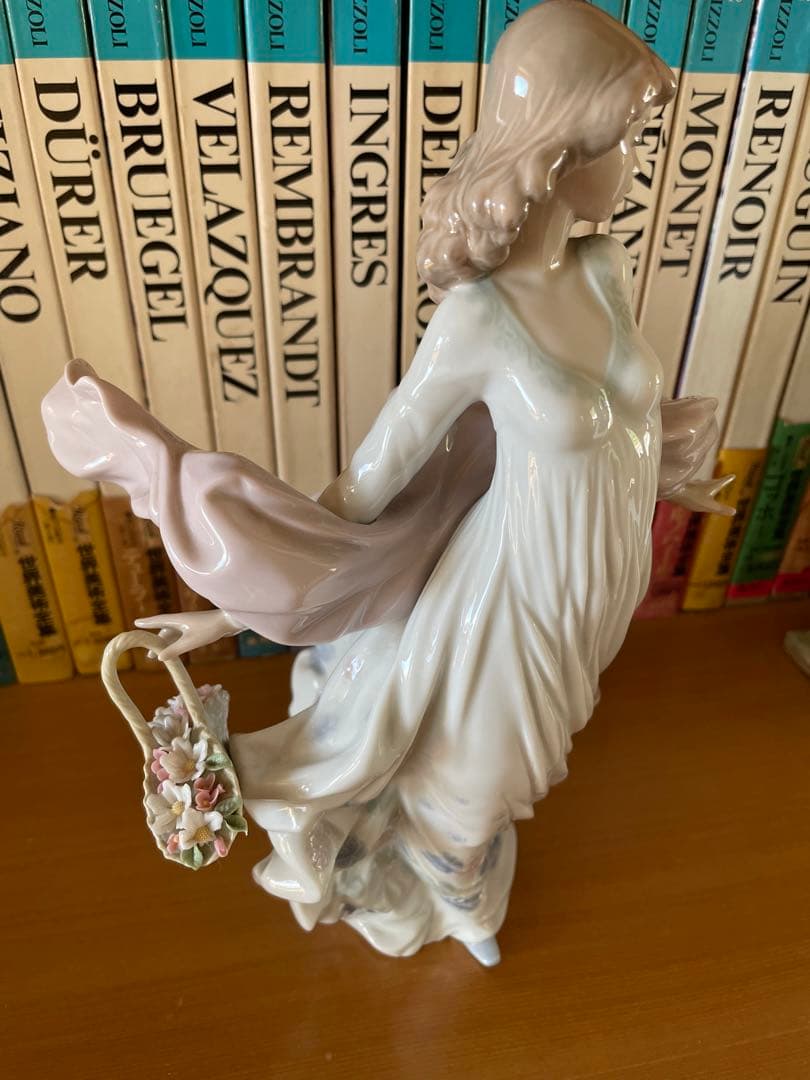 リヤドロ　陶器製 女性像 約30cm 春の輝　　輝く時る