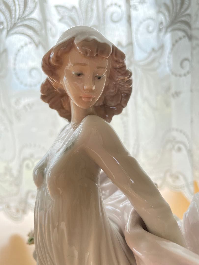 リヤドロ　陶器製 女性像 約30cm 春の輝　　輝く時る