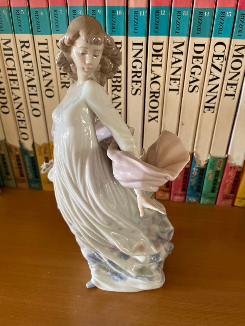 リヤドロ　陶器製 女性像 約30cm 春の輝　　輝く時る