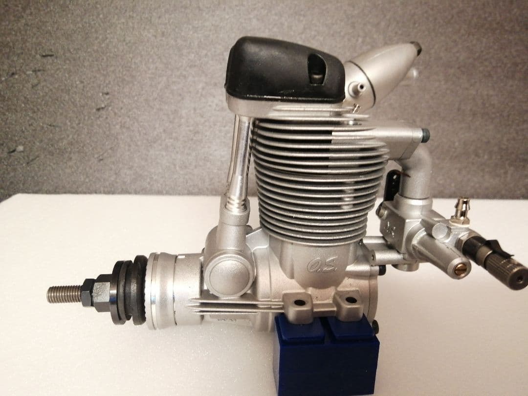 FS-62V OSのラジコン飛行機用4サイクルエンジン 中古美品