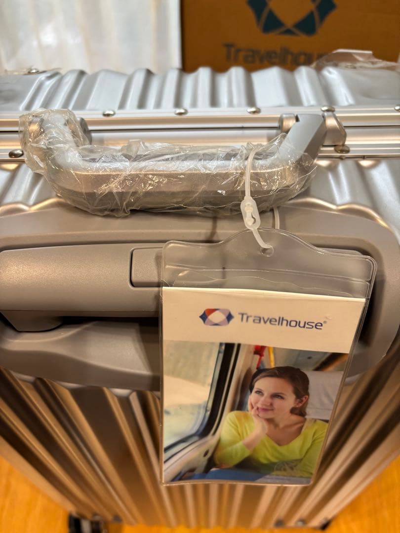 Travelhouse シルバー キャリーケース 中型 キャリーケース シルバー