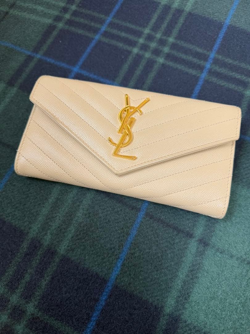 ☆YSL ベージュ キルティング 二つ折り財布☆