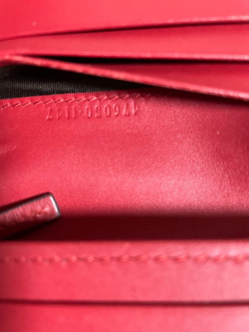 s*様 ❤️GUCCI ❤️二つ折り財布 チェリー装飾
