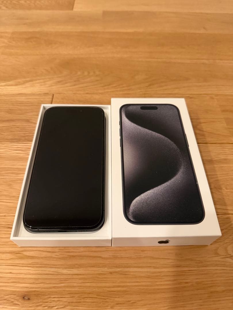 美品iPhone15Pro ブラックチタニウム256GB本体 カバー フィルム付