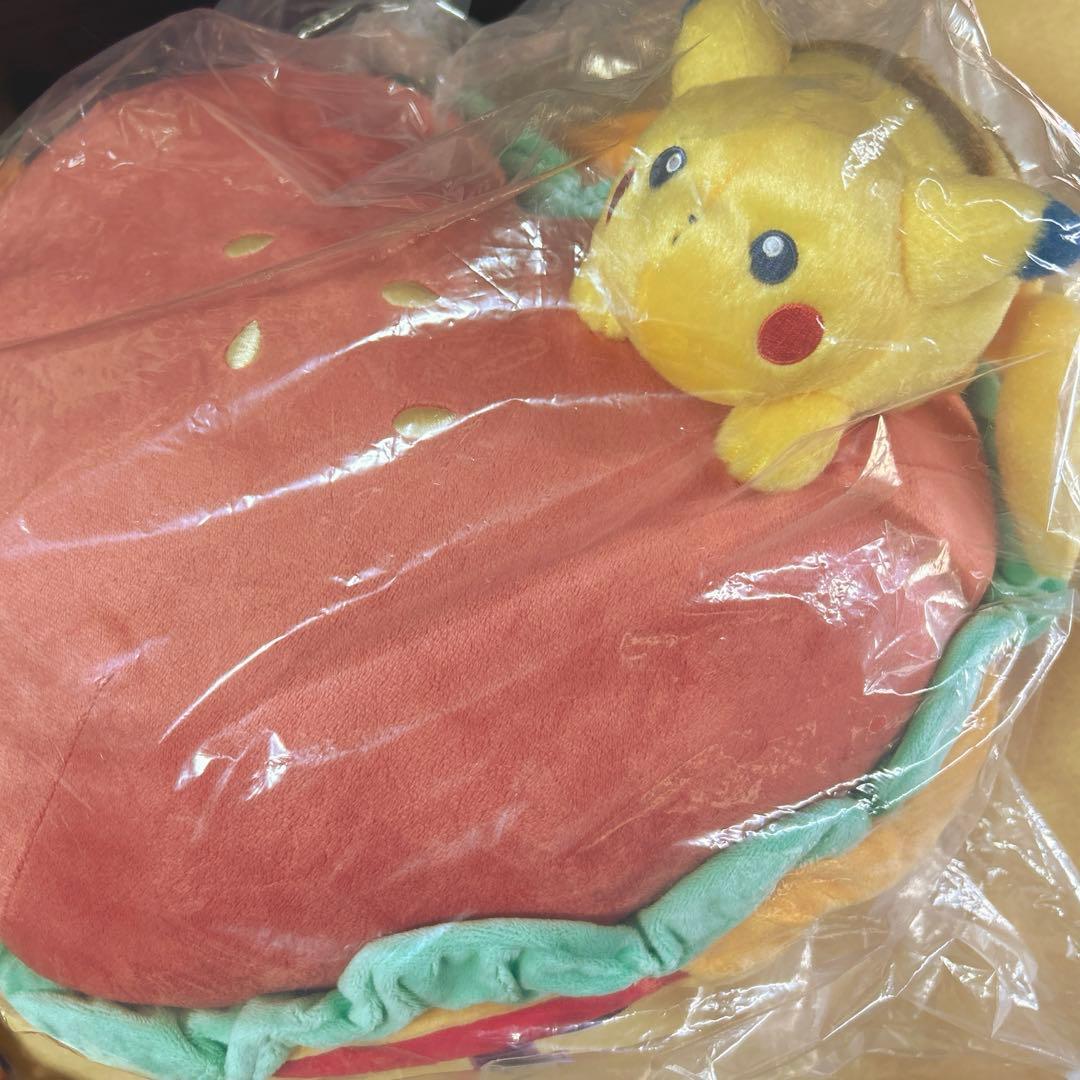 PIKACHU DINER ピカチュウダイナー　クッション　ぬいぐるみ　新品