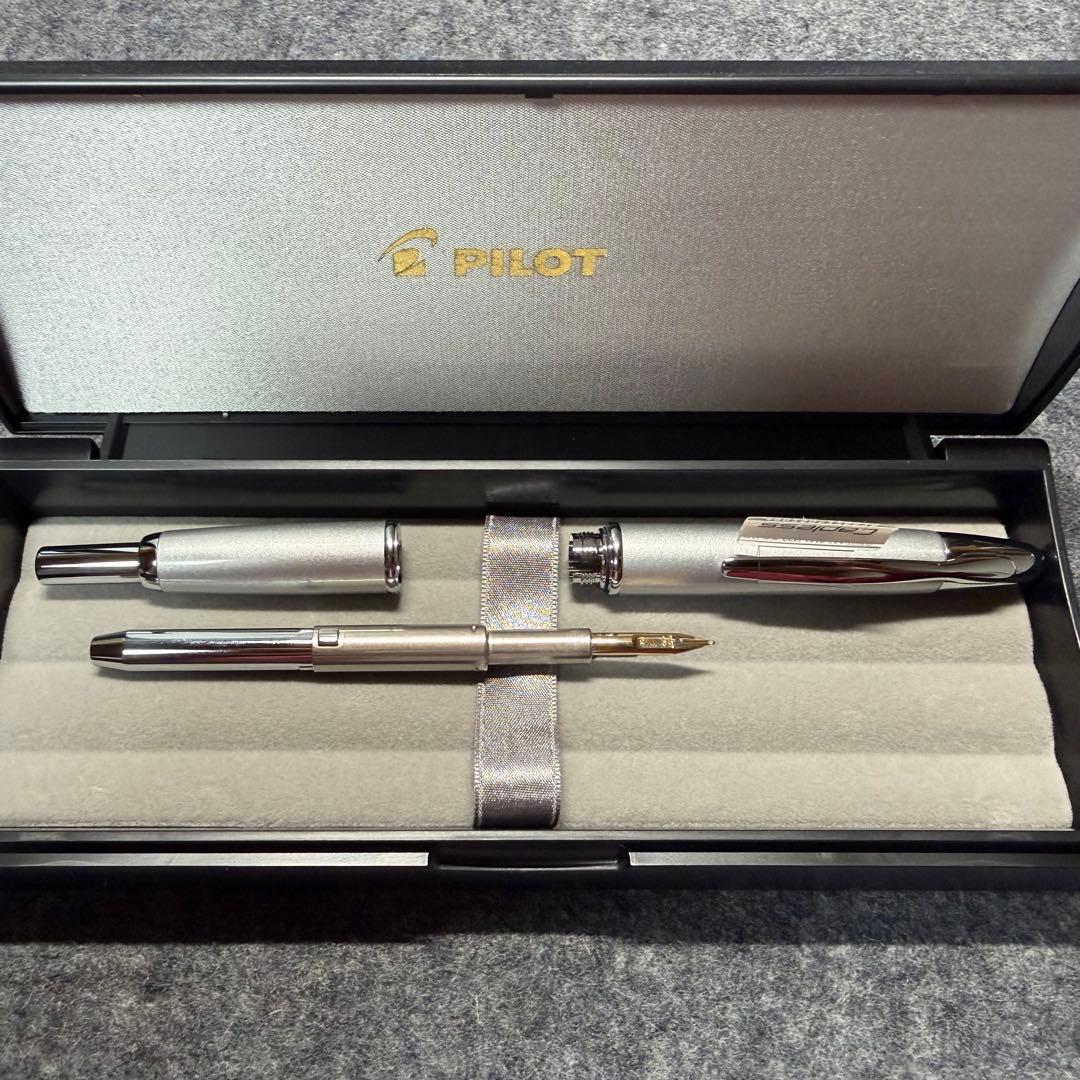 パイロット万年筆 キャップレス 〈M〉中字(未使用)