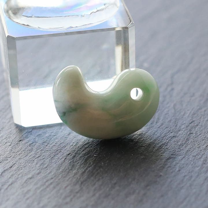 工場 糸魚川翡翠 AAAランク 小滝川産勾玉 鑑定書付き オリジナル 楽天