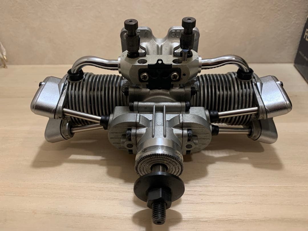 斉藤製作所 FA-90T 4サイクル2気筒水平対向エンジン 模型