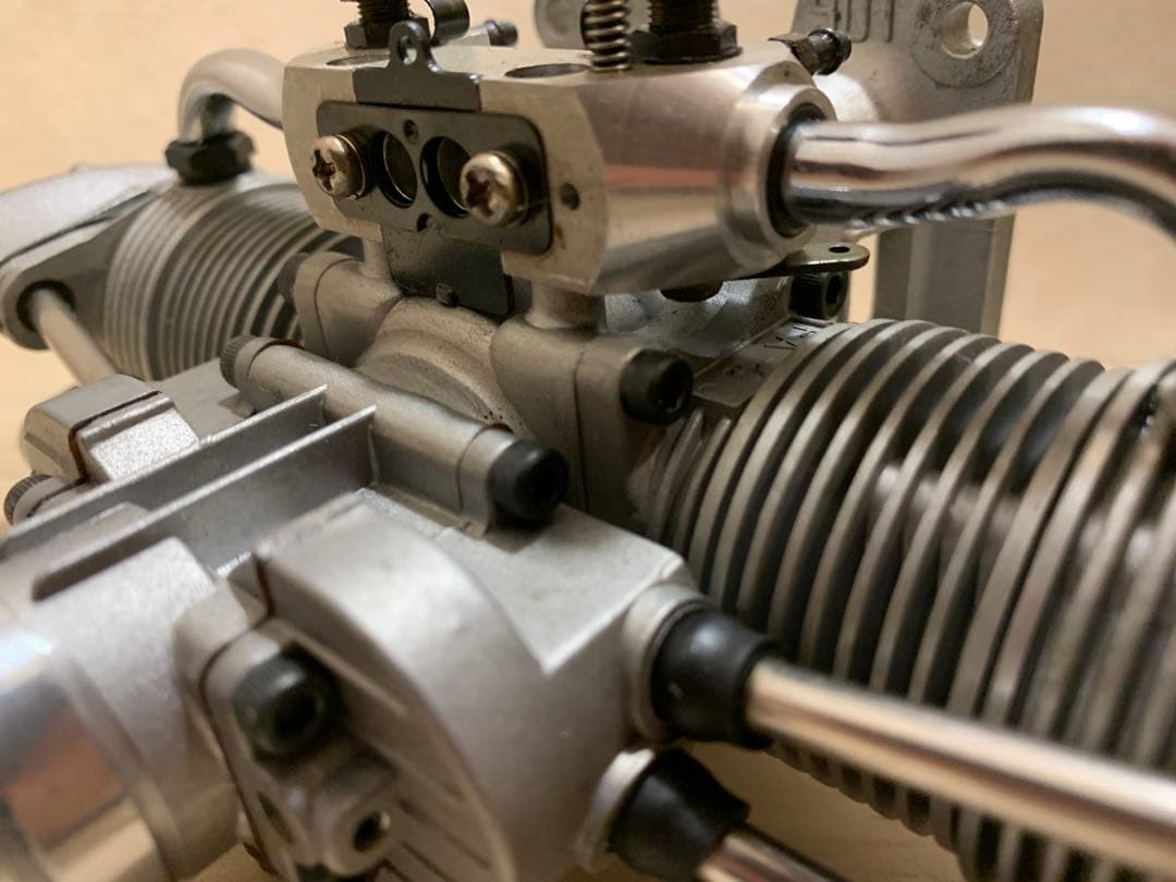 斉藤製作所 FA-90T 4サイクル2気筒水平対向エンジン 模型