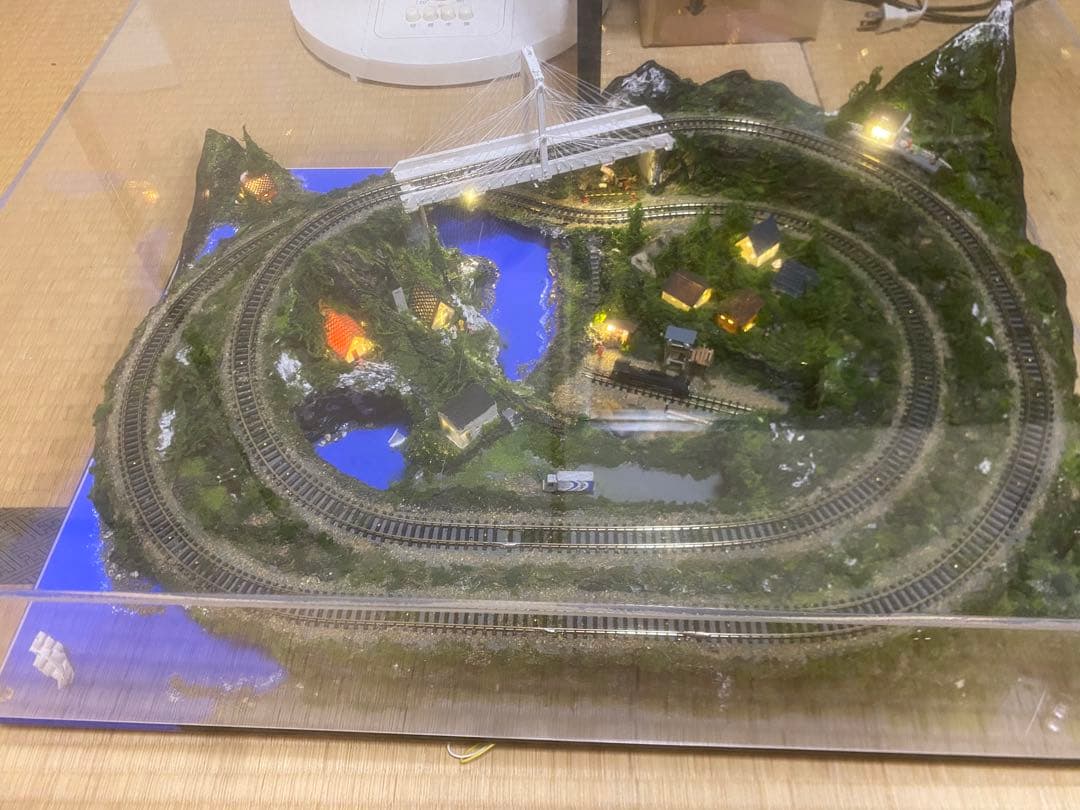 Nゲージ 情景ジオラマ（照明付き・アクリルケース付）