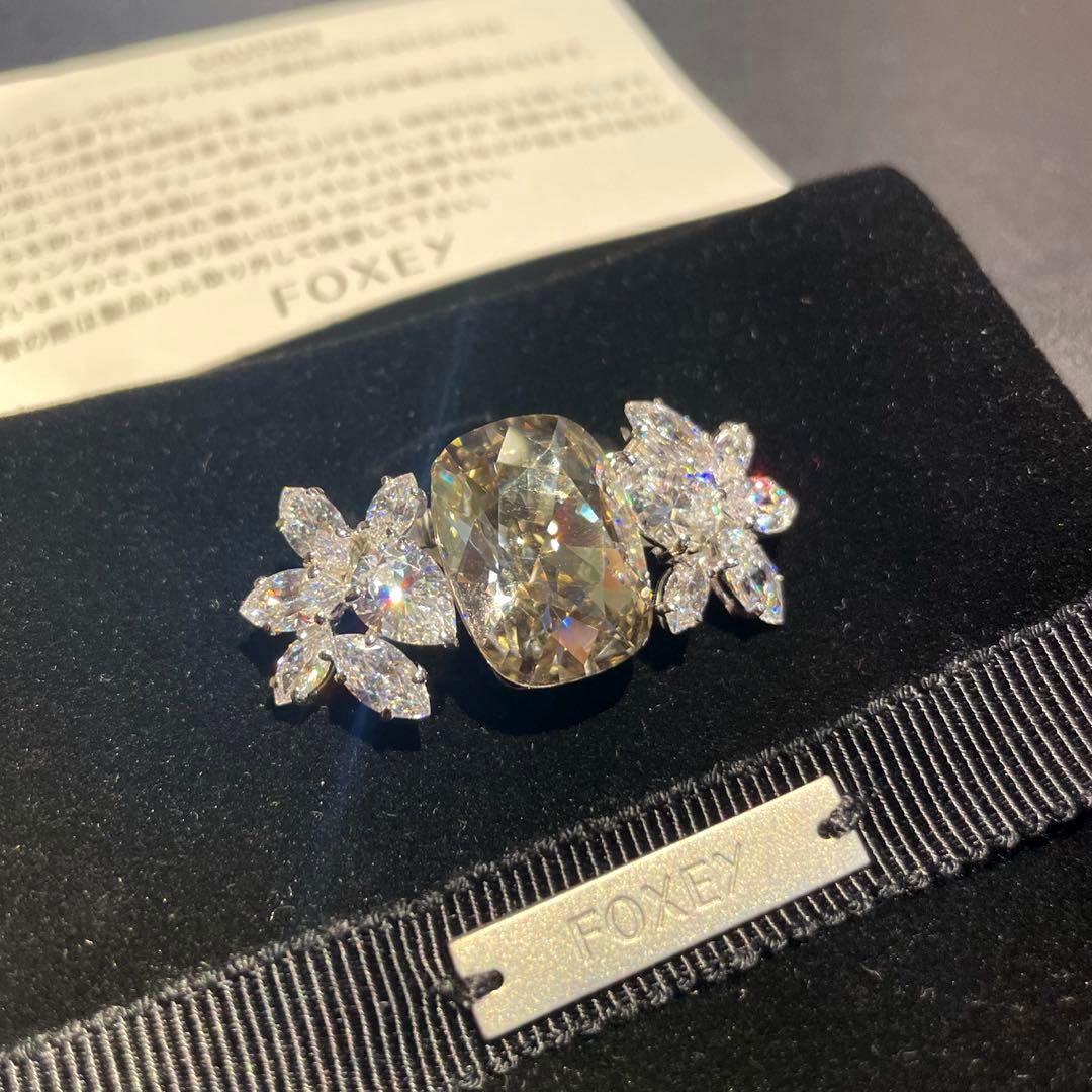 FOXY フォクシー ブローチ クリスタル ストーン FOXEY - フォクシー ラインストーン フラワー ブローチ クリア FOXEYの