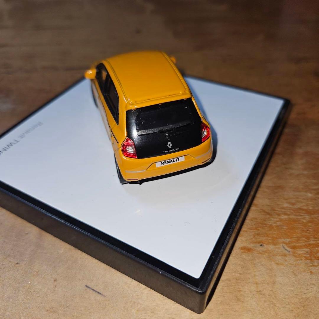 ノレブ1／43ルノートゥインゴ