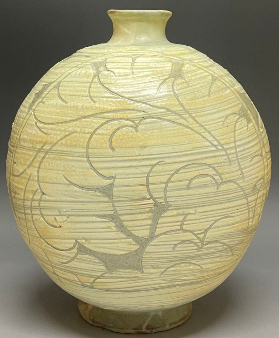 李朝 粉青沙器 扁壺 牡丹文 y023 - メルカリ