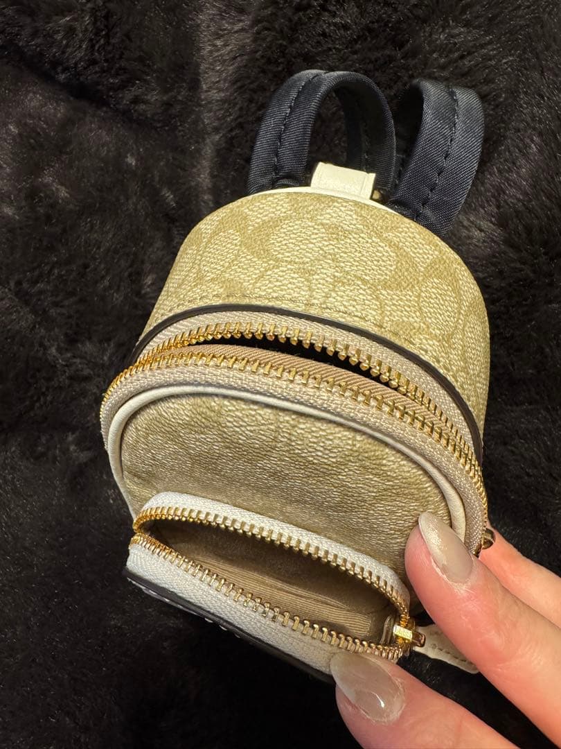 新品未使用 COACH ミニ バックパック チャーム　小物入れ
