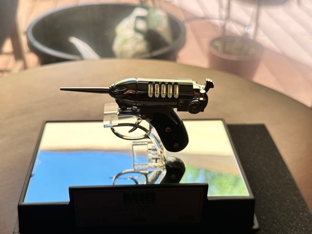 メン・イン・ブラック/ノイジークリケット