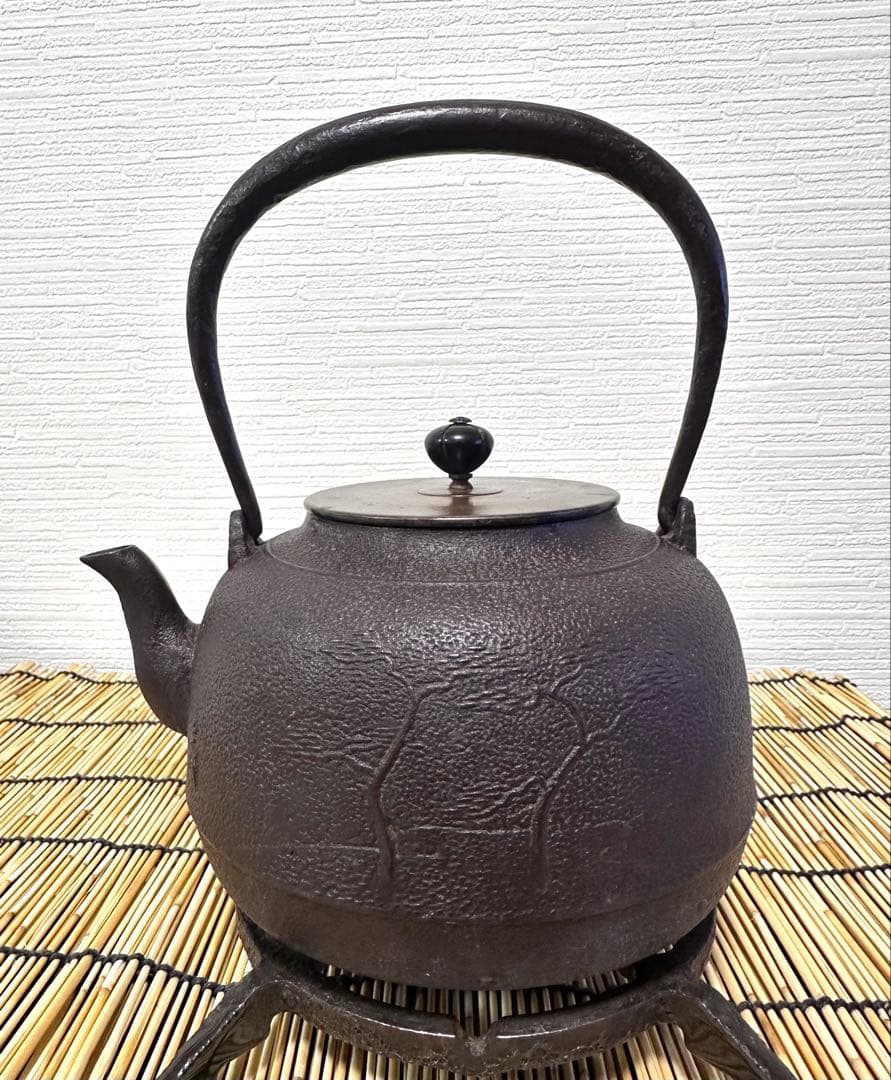 未使用品 南部釜師匠 庄司 光洞(啓吉)造 15型松肌 銅蓋 南部鉄瓶