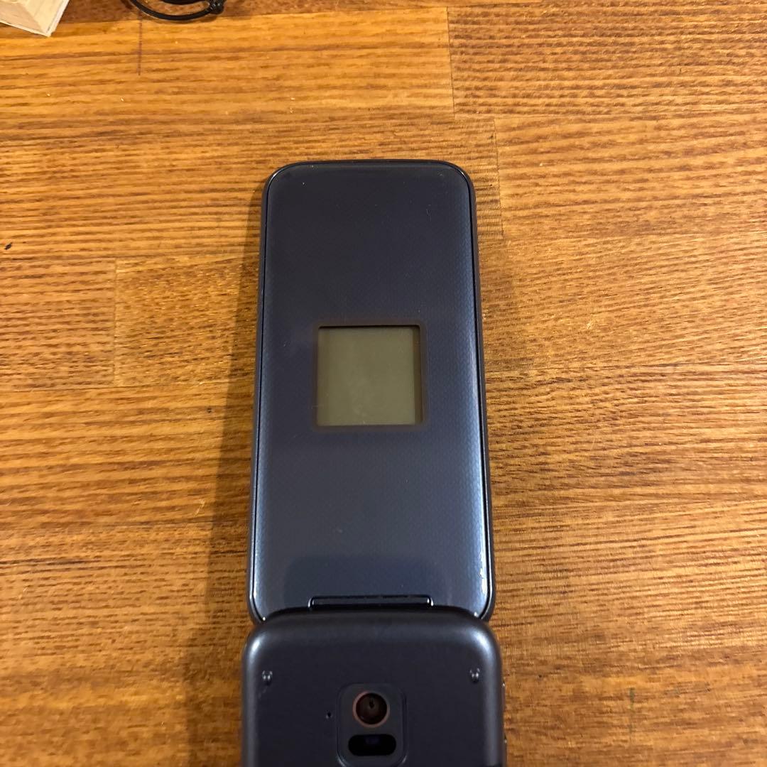 早い者勝ち！ドコモ らくらくホン F01M ネイビー