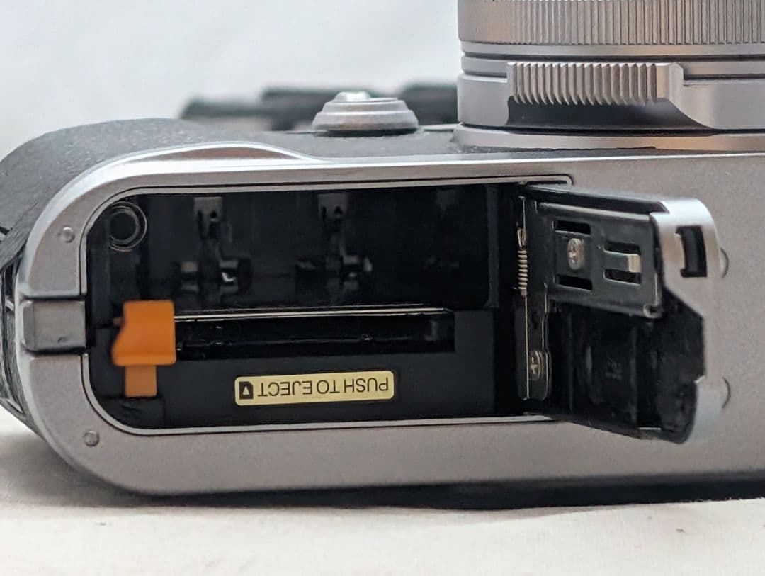 ☆希少な初代機☆ フジフィルム X100 フジノン 23㎜ F=1:2 実用品