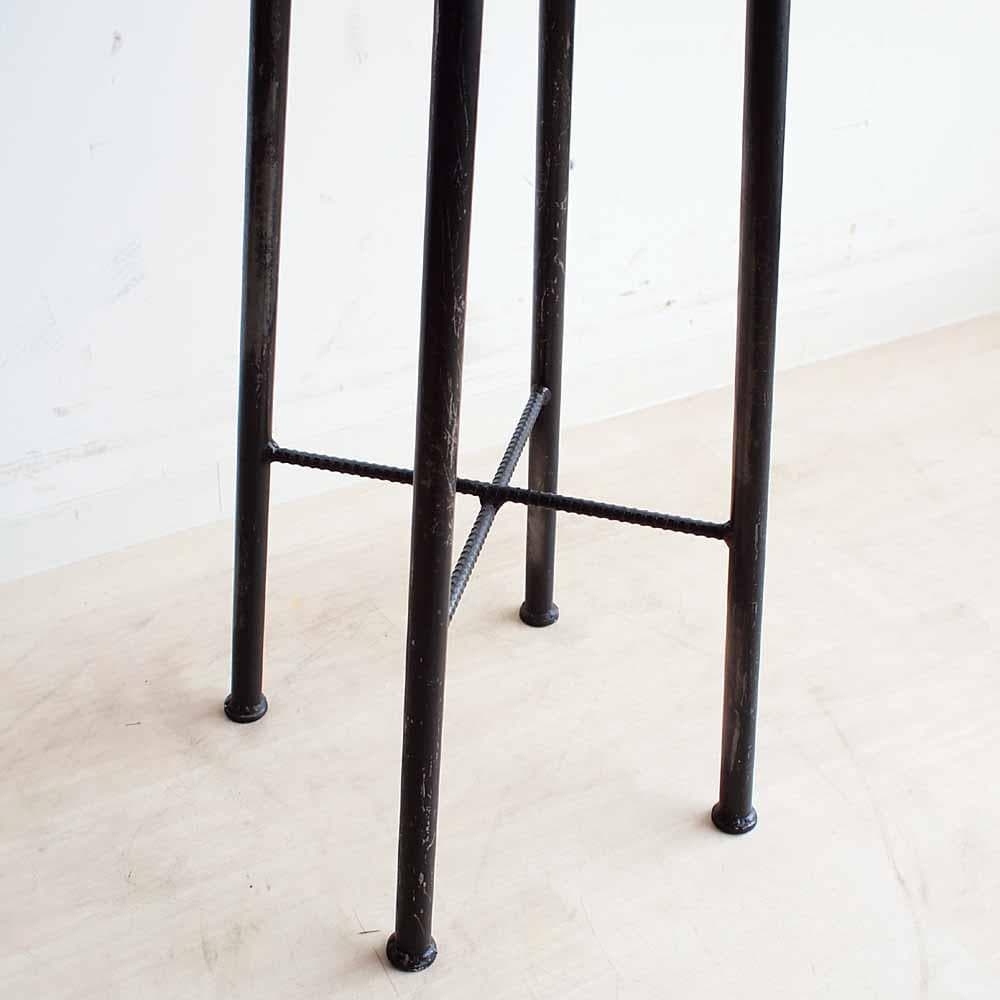 鉄脚のハイスツール 高さ82cm カウンターチェア ZR24405