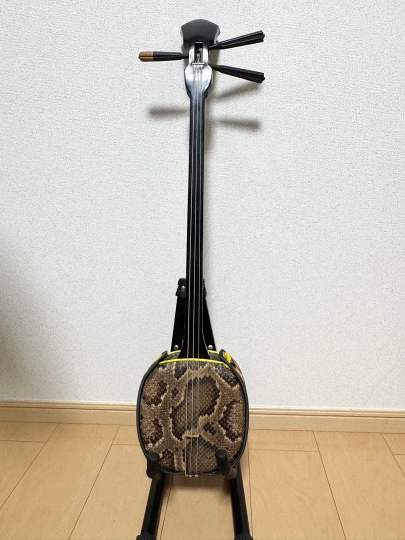 沖縄三線 本蛇革仕様 本皮の通販はau PAY マーケット - 輸入雑貨の
