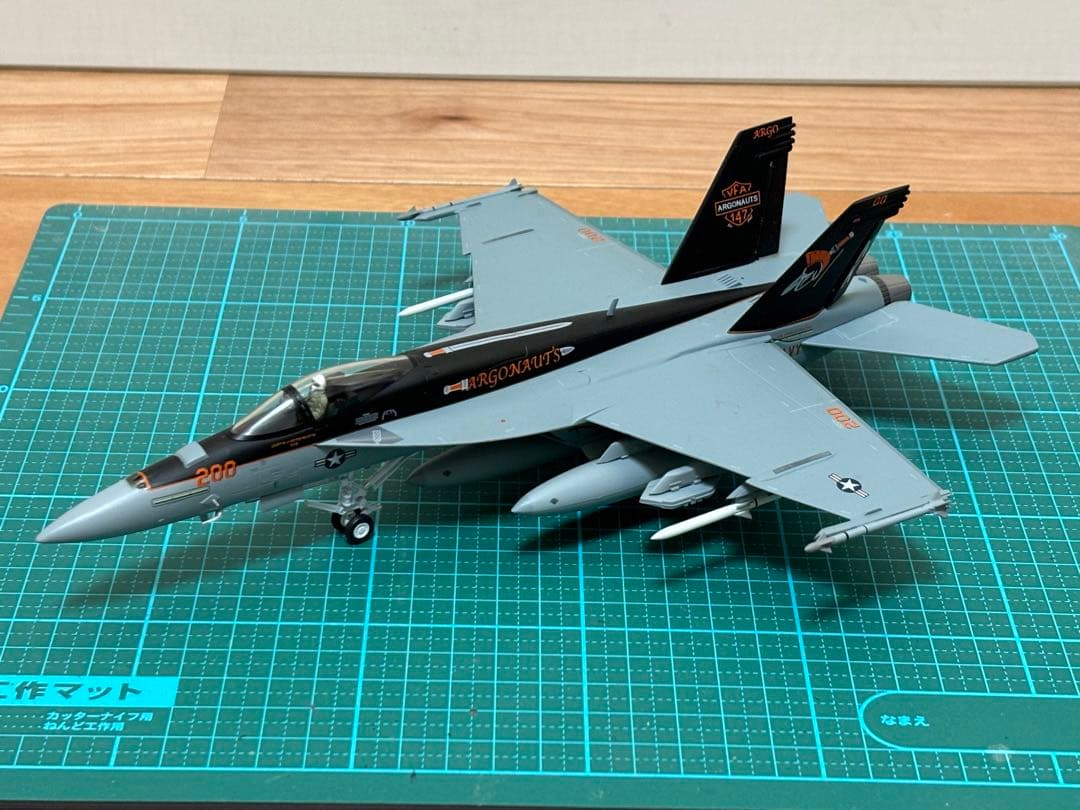 WittyWings 1/72 F/A-18F U.S.NAVY VFA-102 海軍航空100周年 ガリバー
