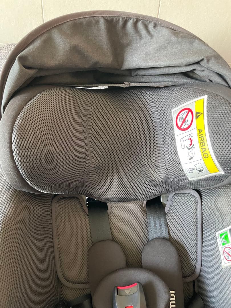 Combi 車用チャイルドシート グレー