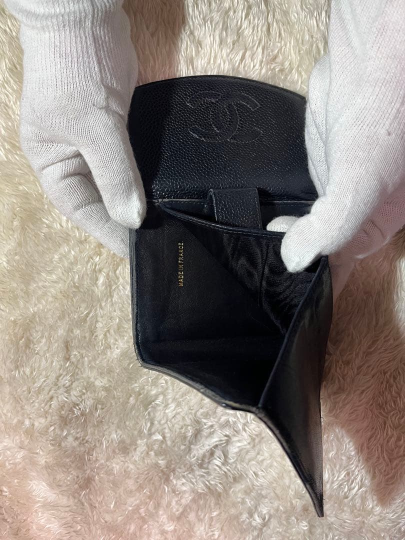 入手困難 CHANEL キャビアスキン ココマーク 二つ折り財布 ブラック
