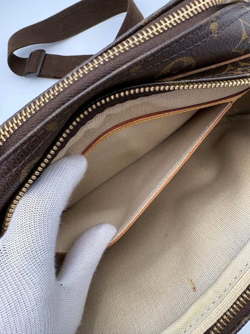 【華】Louis Vuittonモノグラム ショルダーバッグ リポーター