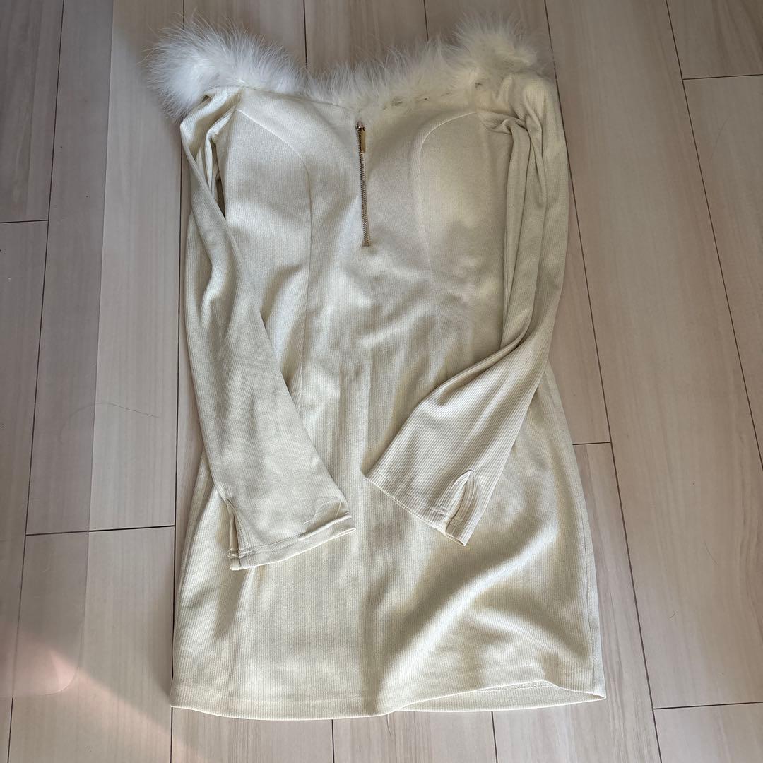 Robe de Fleurs Glossy オフショル長袖ミニドレス