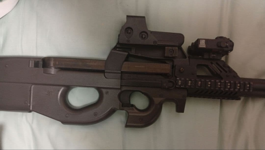 【東京マルイ】スタンダードP90カスタム