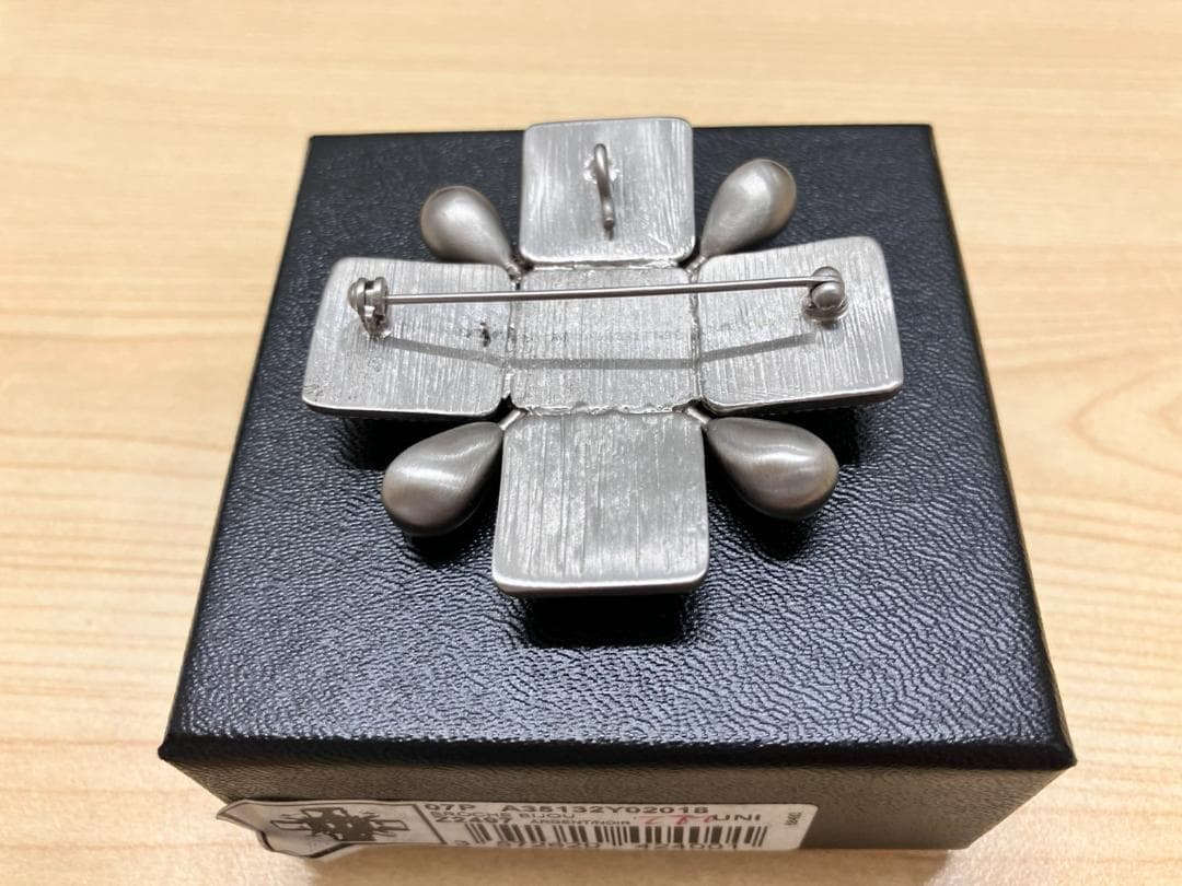 K*Y様 2007PCHANEL クロス型ブローチ A35132Y02018 K*Y様 2007PCHANEL