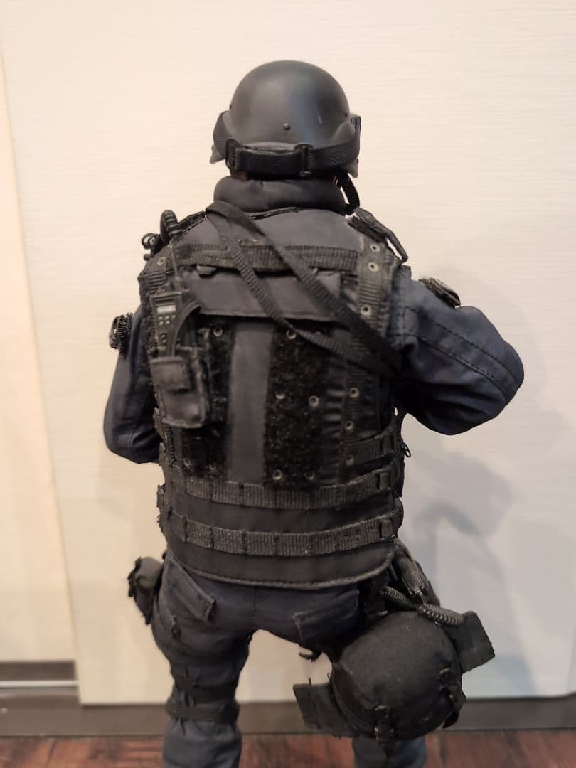 さ*ら様 ・SWAT フィギュア ・ホットトイズ ・1/6スケール