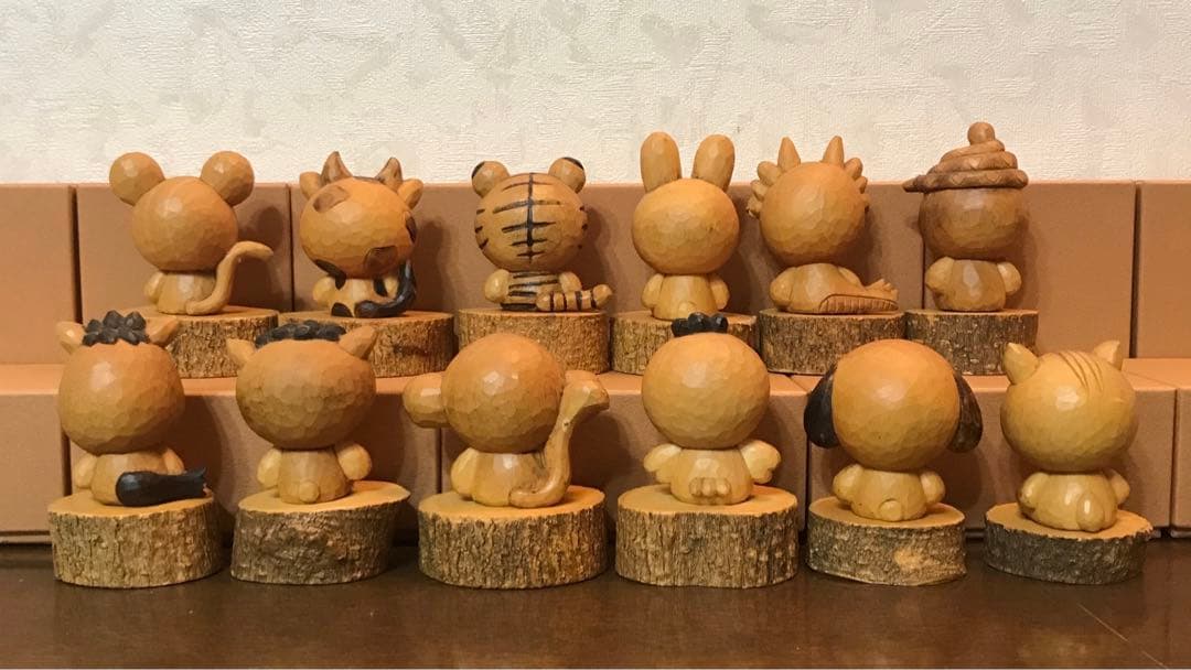 ハローキティ 木彫り 十二支12体セット 箱付き