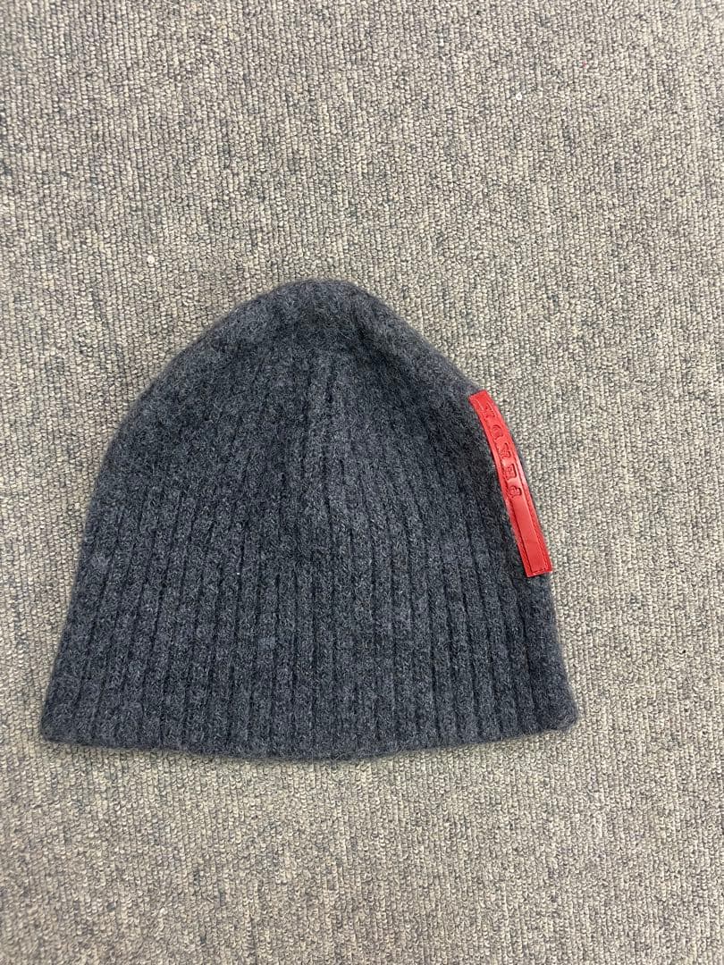 PRADA グレーニット帽