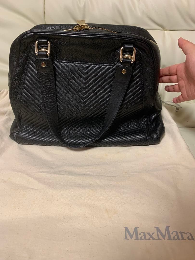 MaxMara ブラックレザーハンドバッグ